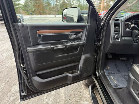 Used 2015 RAM 3500 Laramie w/ Black Appearance Group image 29