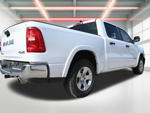 Used 2025 RAM 1500 Big Horn AWD/4WD image 3