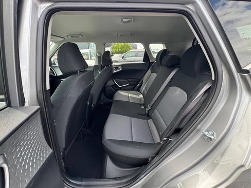 Certified 2025 Kia Soul LX w/ LX Technology Package FWD image 11