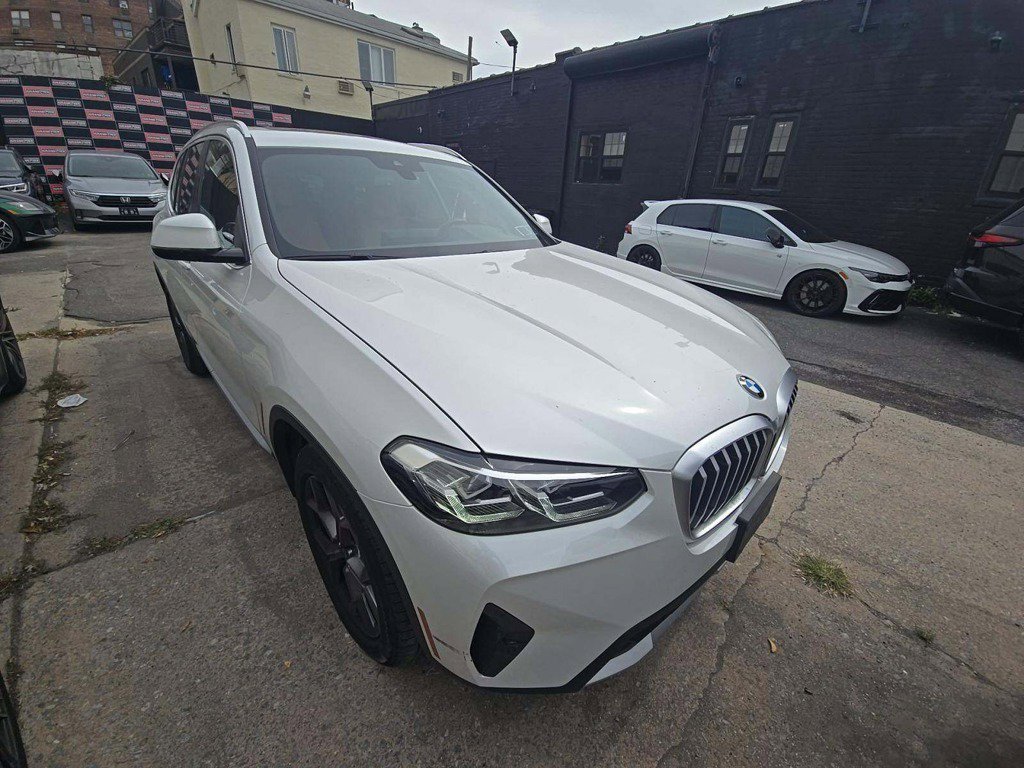 Used 2023 BMW X3 xDrive30i w/ Premium Package w/ZPA AWD/4WD image 4