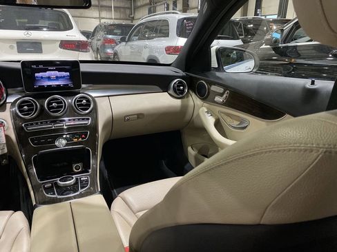 Certified 2018 Mercedes-Benz C 300 4MATIC Sedan image 4