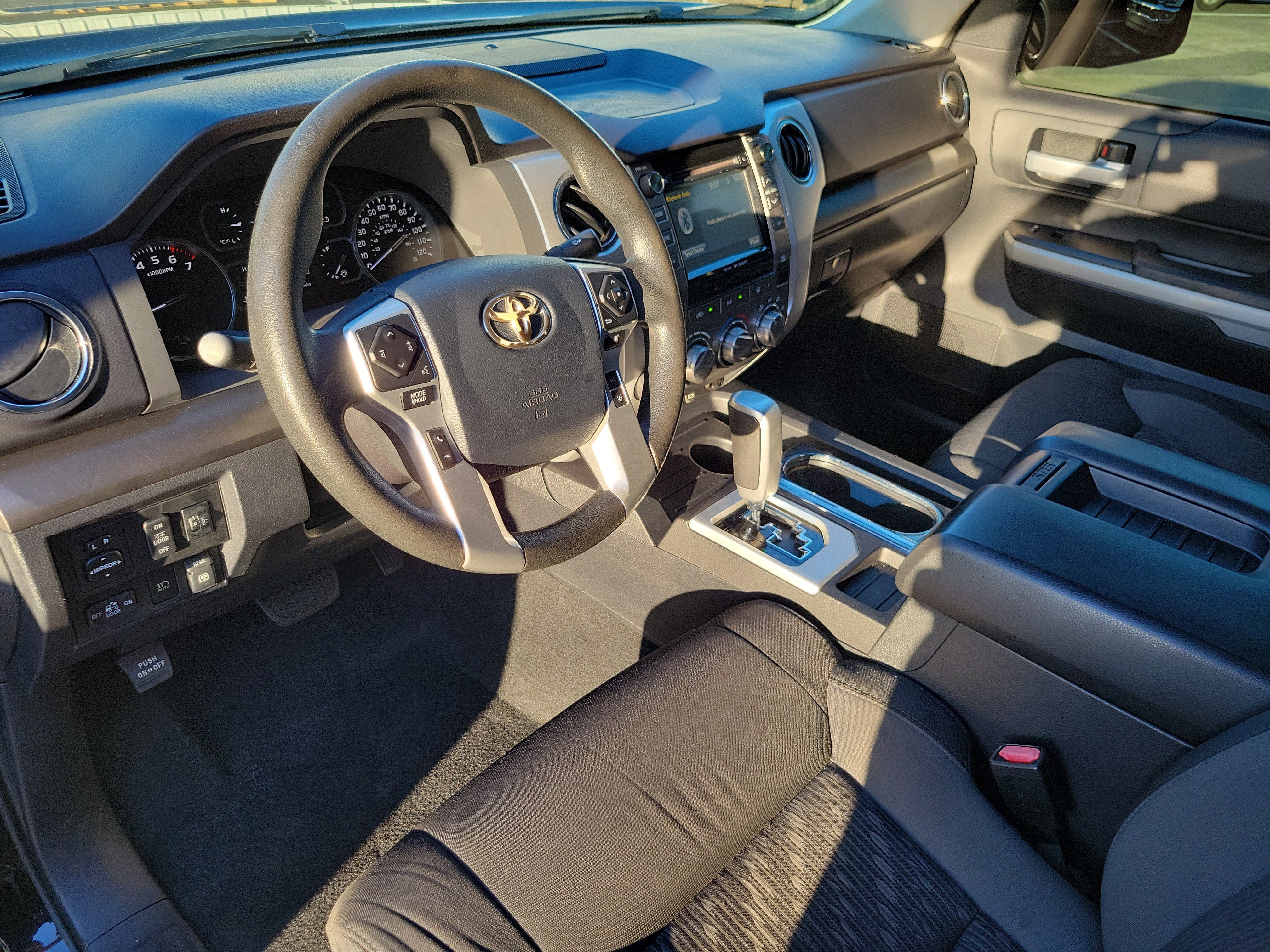 Used 2018 Toyota Tundra SR5 w/ SR5 Upgrade Package AWD/4WD image 11