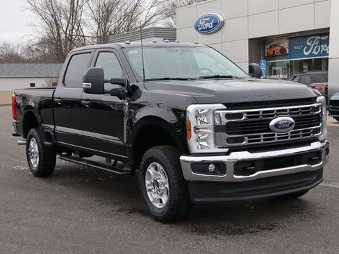 New 2026 Ford F350 XLT w/ FX4 Off-Road Package AWD/4WD image 2