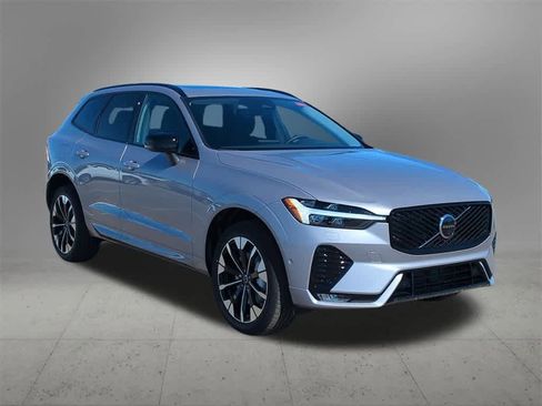 New 2026 Volvo XC60 B5 Plus w/ Protection Package Premier image 8