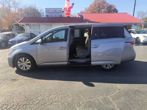 Used 2016 Honda Odyssey SE image 27