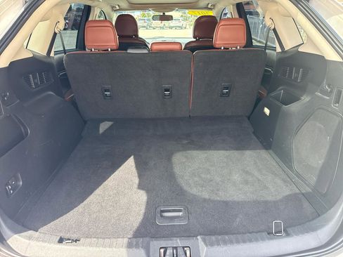 Used 2017 Ford Edge Titanium w/ Equipment Group 301A FWD image 19