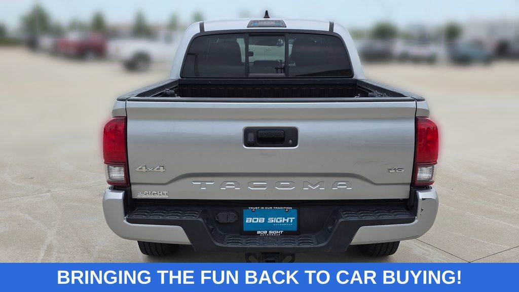Used 2022 Toyota Tacoma SR AWD/4WD image 4