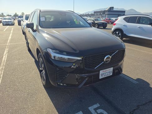 Used 2025 Volvo XC60 B5 Plus AWD/4WD image 4