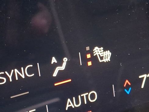 Certified 2025 GMC Yukon Denali Ultimate image 25