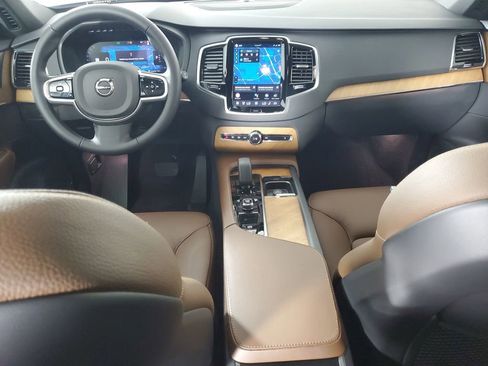 Certified 2025 Volvo XC90 B6 Plus w/ Protection Package AWD/4WD image 18