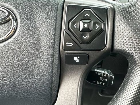 Certified 2017 Toyota Tacoma TRD Off-Road w/ Premium & Technology Package AWD/4WD image 15