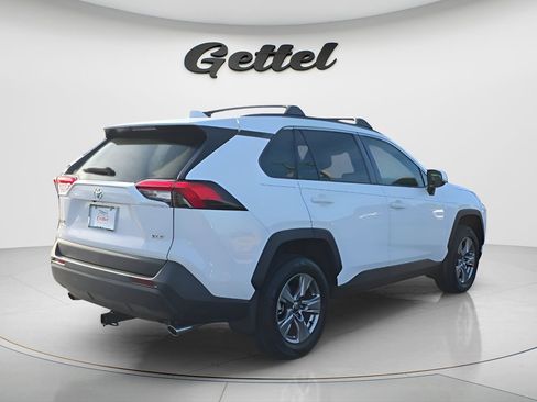 Used 2024 Toyota RAV4 XLE w/ Convenience Package FWD image 5