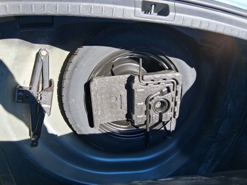 Used 2015 Toyota Corolla L FWD image 22