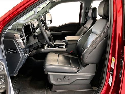 Used 2025 Ford F250 Lariat w/ Black Appearance Package image 15