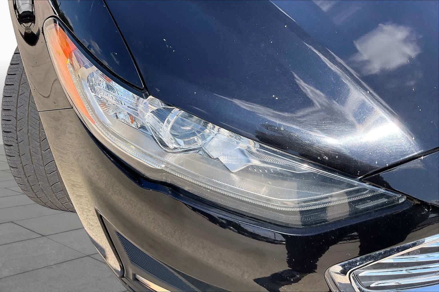 Used 2019 Ford Fusion SE w/ Equipment Group 151A FWD image 25