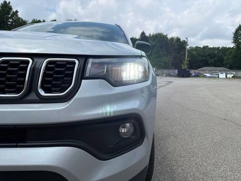 Used 2024 Jeep Compass Latitude AWD/4WD image 11
