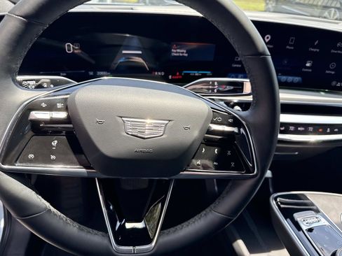 Used 2024 Cadillac Lyriq Sport AWD/4WD image 30
