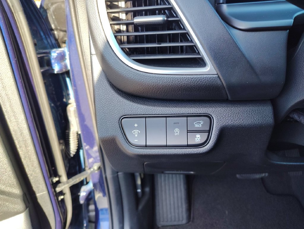 Certified 2025 Kia Seltos EX AWD/4WD image 19