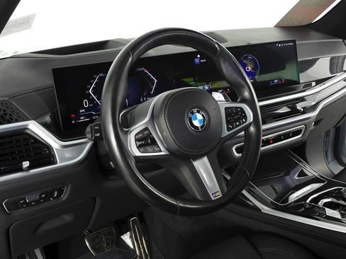 Certified 2023 BMW X7 xDrive40i w/ M Sport Package AWD/4WD image 32