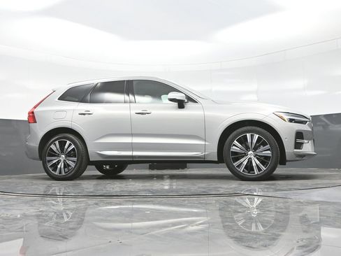 Used 2023 Volvo XC60 B5 Plus w/ Climate Package image 23