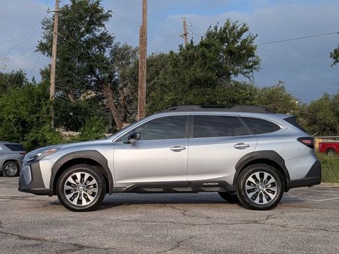 Used 2025 Subaru Outback Limited w/ Popular Package #2 AWD/4WD image 9