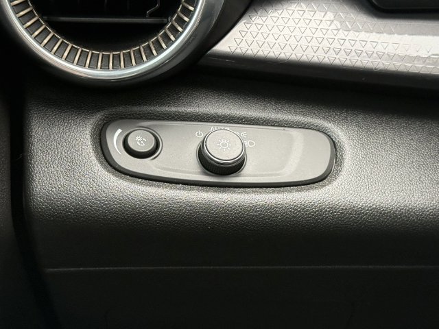 Used 2024 Chevrolet Trax ACTIV w/ Sunroof Package FWD image 22