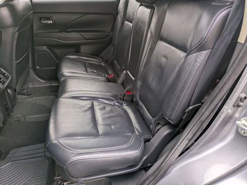 Used 2020 Mitsubishi Outlander ES AWD/4WD image 24