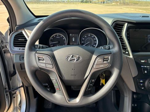 Used 2017 Hyundai Santa Fe Sport image 15