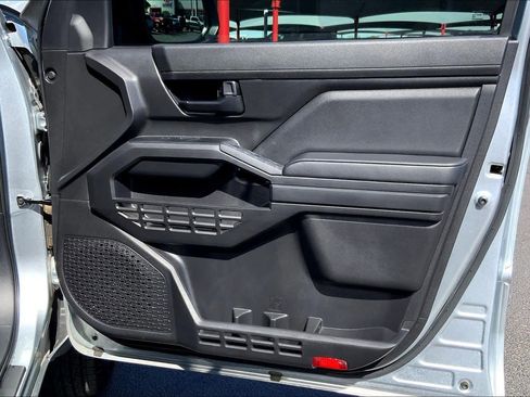 Used 2025 Toyota Tacoma SR image 22