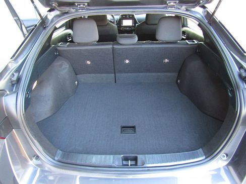 Used 2022 Toyota Prius LE image 29