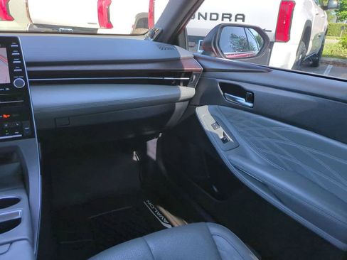 Certified 2020 Toyota Avalon Limited w/ Advanced Safety Package FWD image 16