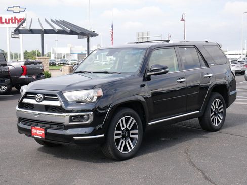 Used 2021 Toyota 4Runner Limited AWD/4WD image 3