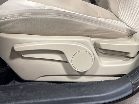 Used 2019 Subaru Outback 2.5i image 9