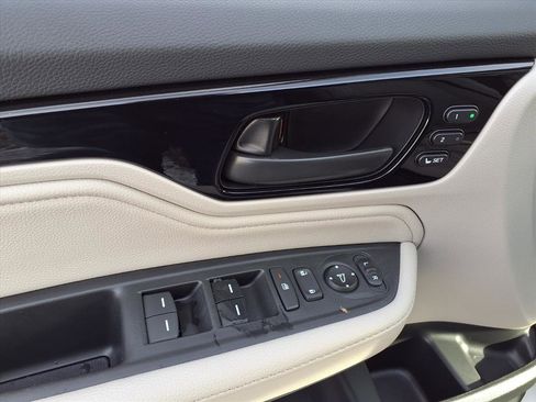 Certified 2025 Honda Odyssey Touring image 14