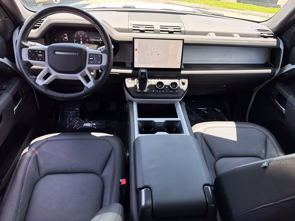 Used 2025 Land Rover Defender 110 S AWD/4WD image 13