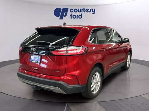 Certified 2024 Ford Edge SEL w/ Convenience Package AWD/4WD image 8