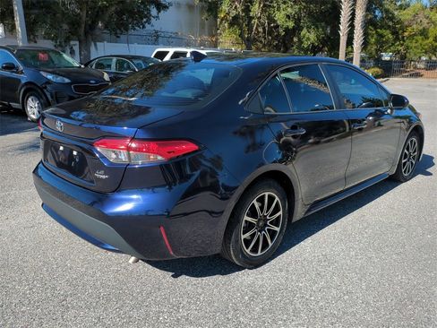 Used 2021 Toyota Corolla LE image 5