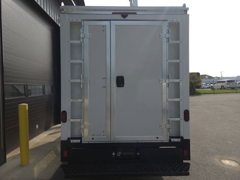 Used 2022 Chevrolet Express 3500 w/ Power Convenience Package image 10