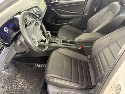 Used 2023 Volkswagen Jetta SE FWD image 13