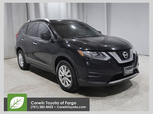 Used 2017 Nissan Rogue SV AWD/4WD image 1