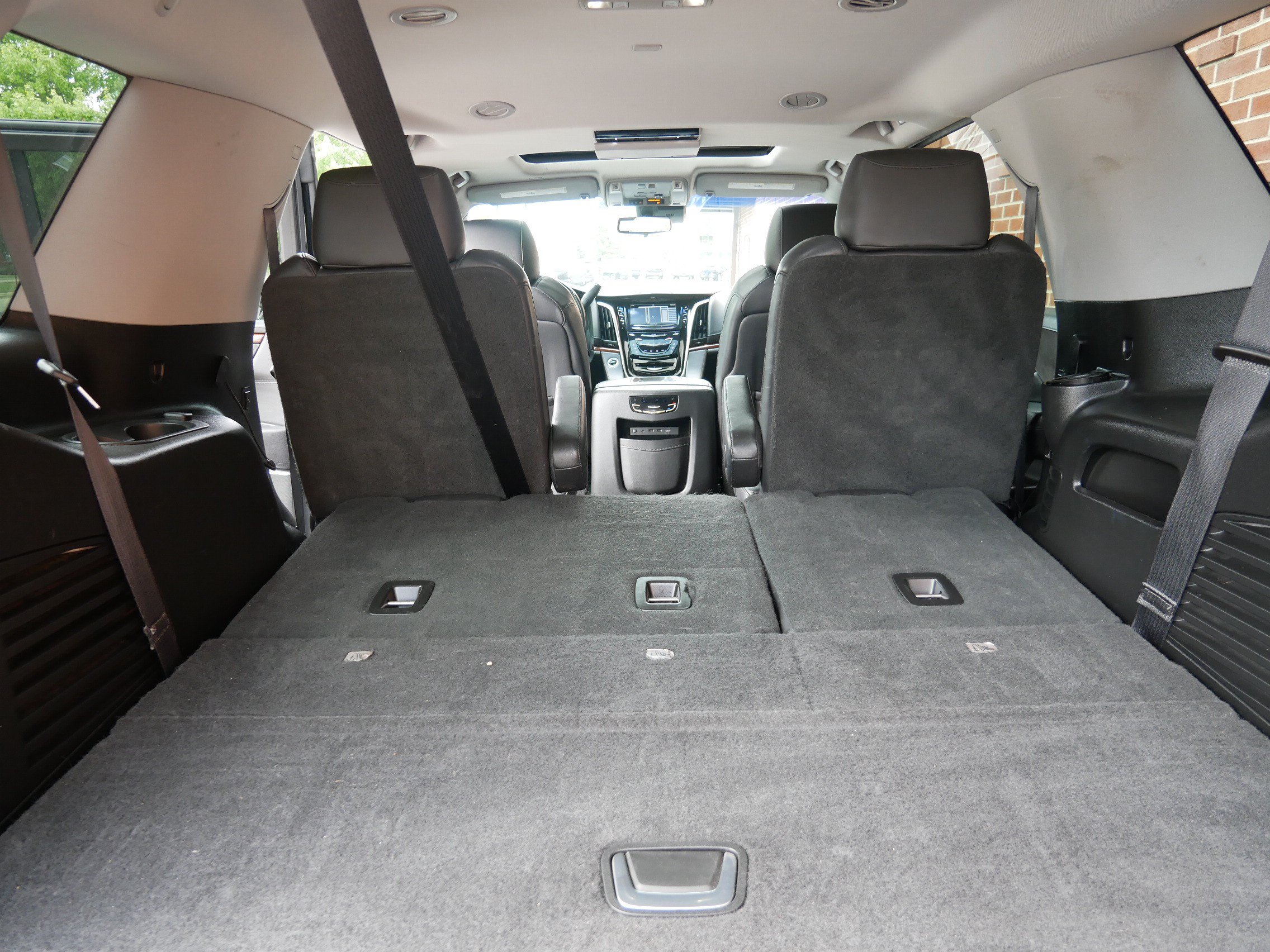 Used 2019 Cadillac Escalade Premium Luxury AWD/4WD image 11