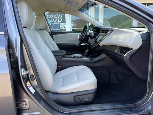 Used 2016 Toyota Avalon XLE FWD image 22