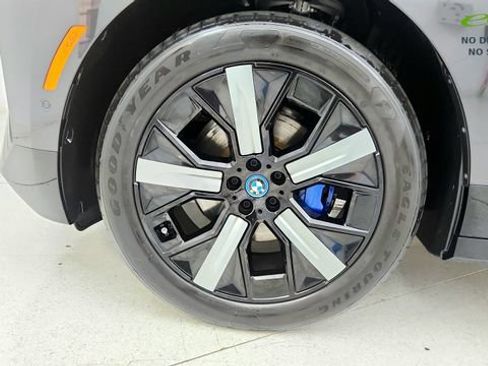 Used 2024 BMW iX xDrive50 w/ Sport Package AWD/4WD image 71
