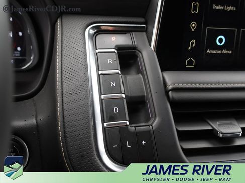 Used 2024 GMC Yukon SLT AWD/4WD image 34
