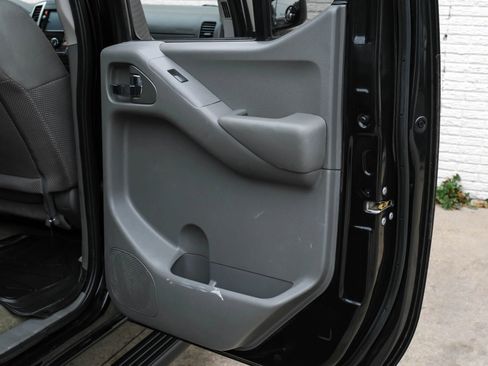 Used 2016 Nissan Frontier SV w/ SV Value Truck Package image 40