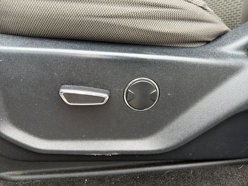 Used 2017 Ford F250 XLT w/ XLT Premium Package image 11