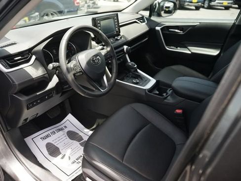 Used 2021 Toyota RAV4 XLE Premium AWD/4WD image 8
