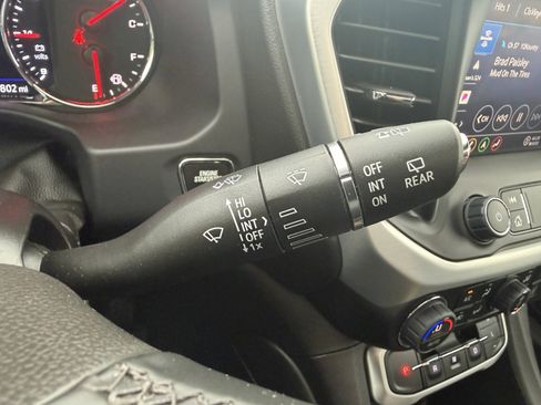 Used 2023 GMC Acadia SLT w/ Elevation Edition AWD/4WD image 17