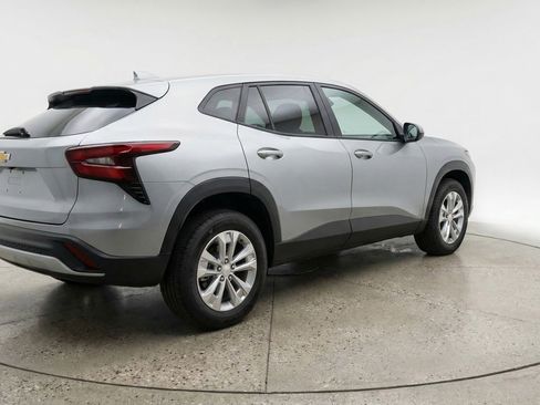 Used 2025 Chevrolet Equinox LT FWD image 9