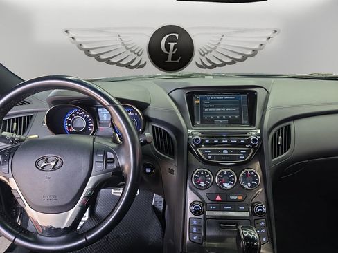 Used 2014 Hyundai Genesis 3.8 RWD image 17